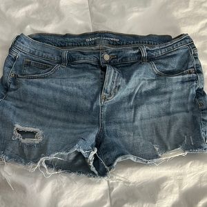 Old Navy women’s denim shorts - size 14